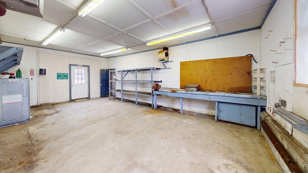 More Photos Of 235 Hunnewell Ave, Pittsfield Office For Sale