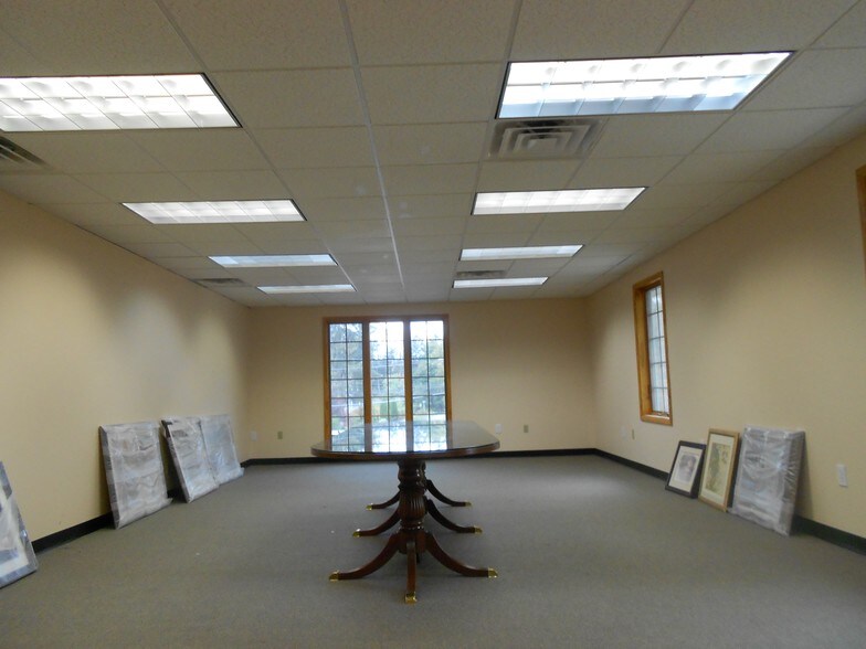 More Photos Of 2622 South Ave, Wappingers Falls Office For Sale