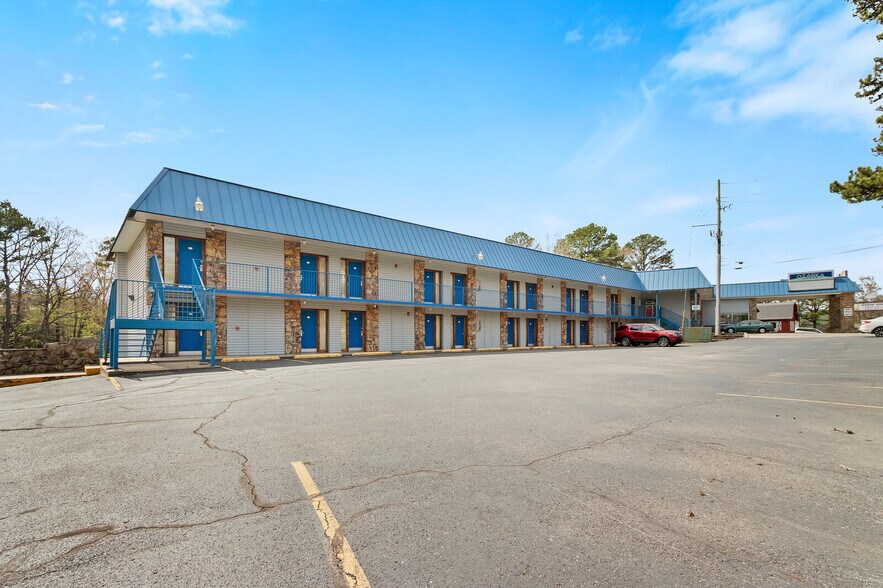 More Photos Of 110 Huntsville Rd, Eureka Springs Hotel For Sale