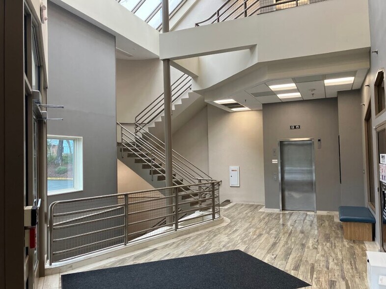 More Photos Of 561 Cranbury Rd, East Brunswick Medical For Sale