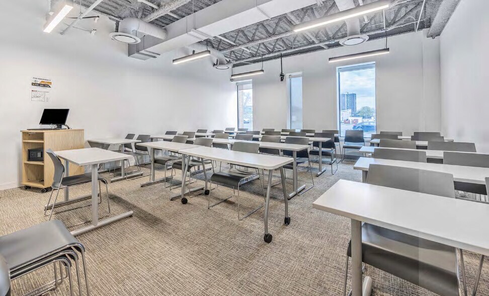 More Photos Of 211 Consumers Rd, Toronto Office For Sale