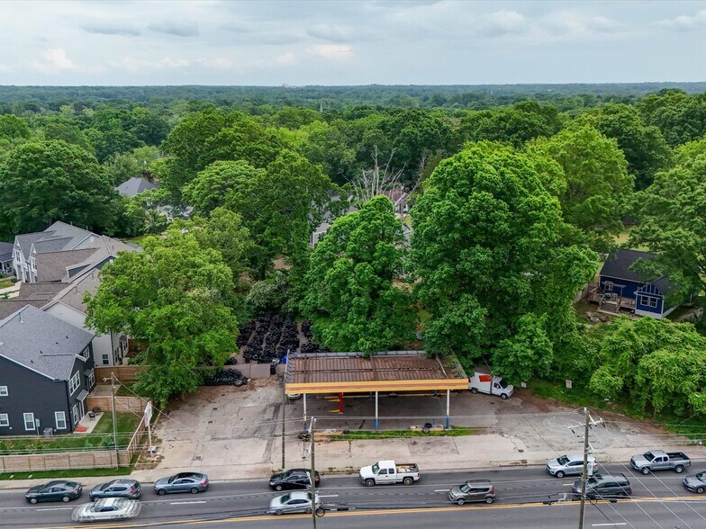 More Photos Of 2522 The Plaza, Charlotte Service Station For Sale