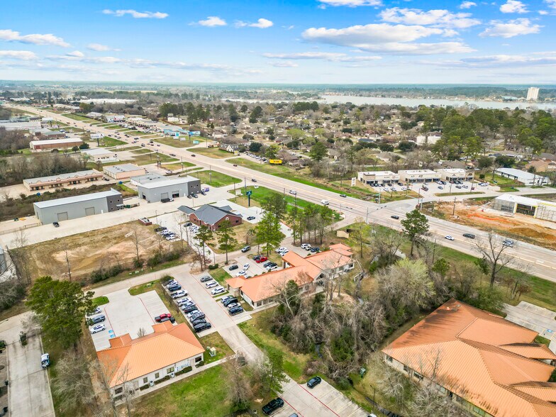 More Photos Of 123 Blue Heron Dr, Montgomery Office For Lease