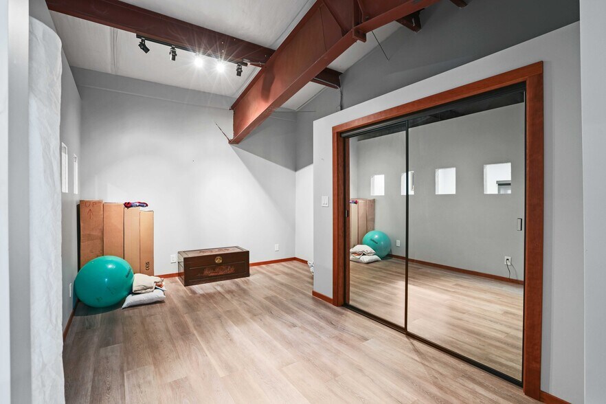 More Photos Of 3212 Mt Pinos Way, Frazier Park Light Manufacturing For Sale