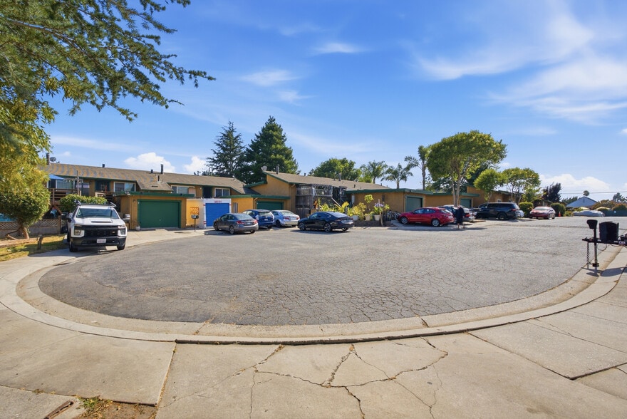 More Photos Of 1584 Chanticleer Ave, Santa Cruz Apartments For Sale
