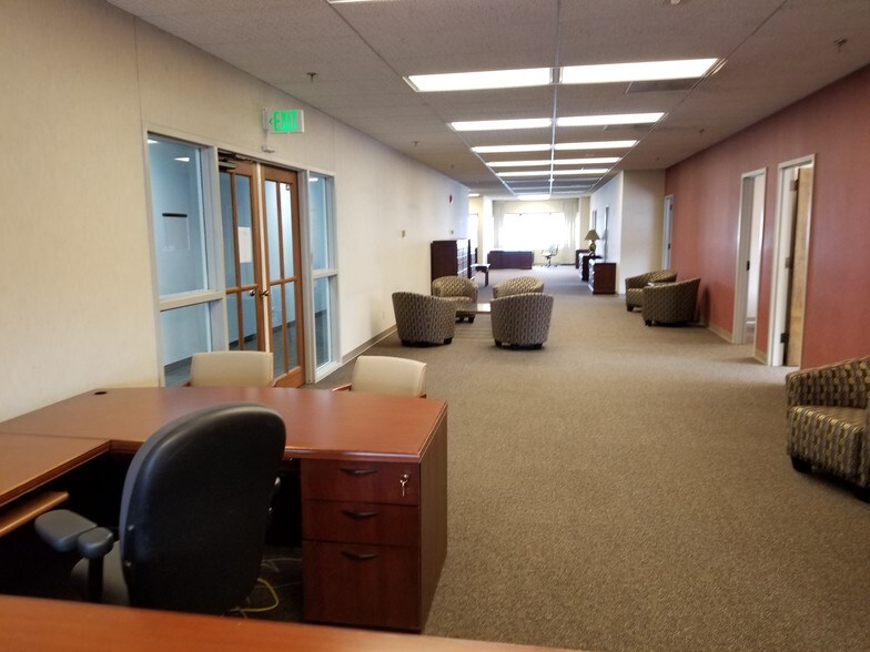 More Photos Of 16-20 NW 3rd St, Evansville Office For Lease
