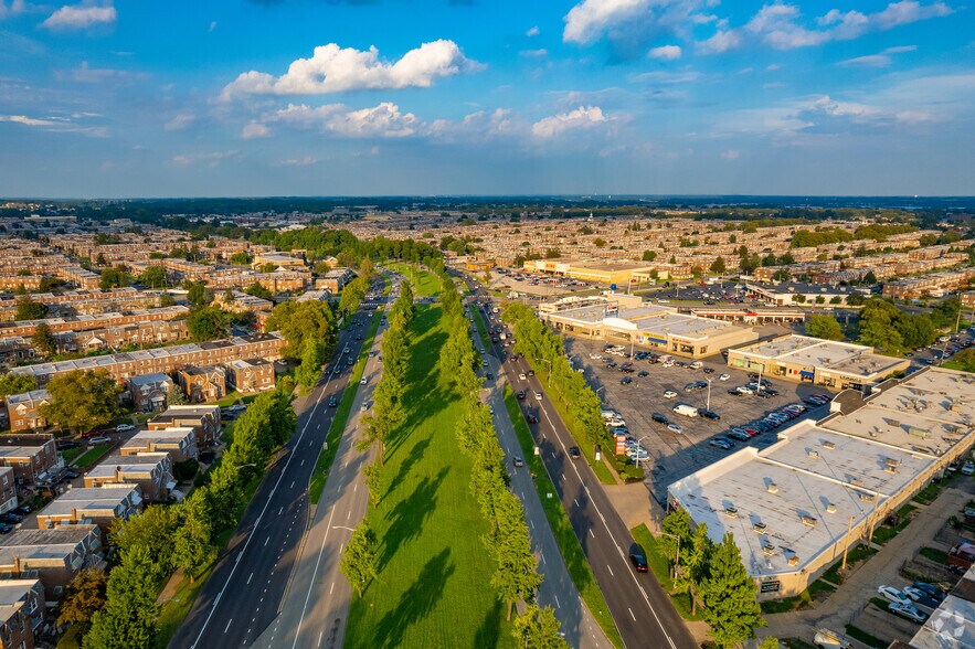 More Photos Of 6501-6595 Roosevelt Blvd, Philadelphia Unknown For Lease