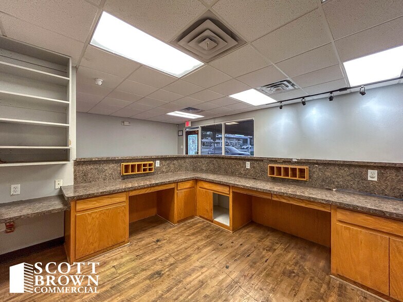 More Photos Of 638 Londonderry Ln, Denton Medical For Sale