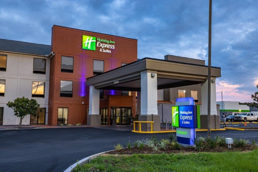 More Photos Of 5696 I 49 N Service Rd, Opelousas Hotel For Sale