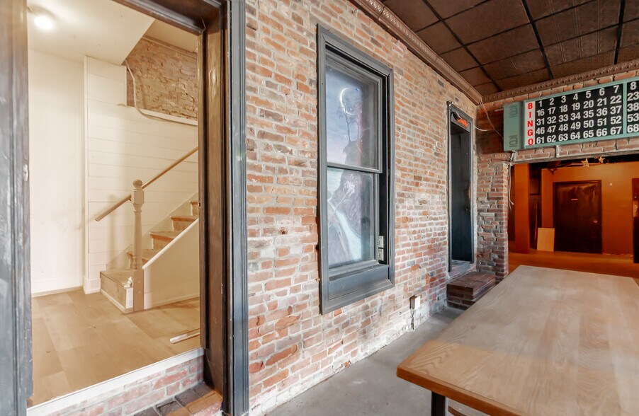 More Photos Of 1032 Story Ave, Louisville Bar For Lease