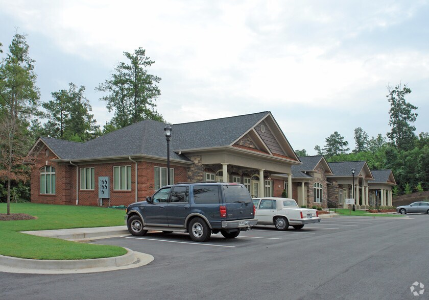 More Photos Of 4720 Peachtree Industrial Blvd, Berkeley Lake Office For Lease