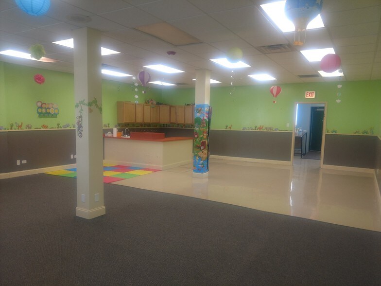 More Photos Of 5400-5406 W Devon Ave, Chicago Storefront Retail Office For Lease