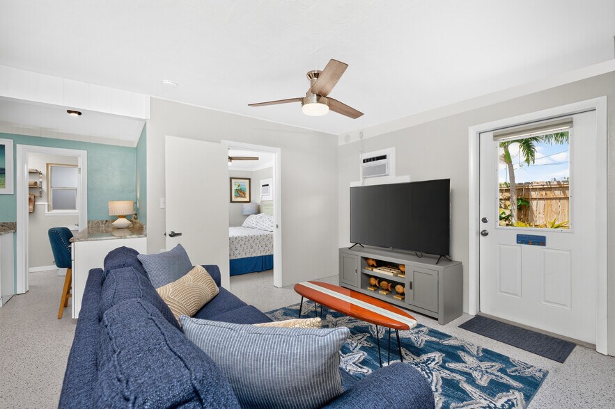 More Photos Of 1130 Gulf Blvd, Englewood Apartments For Sale
