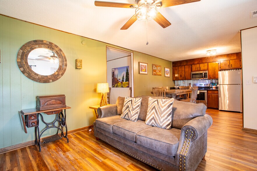 More Photos Of 3804 Wears Valley Rd, Sevierville Hotel For Sale