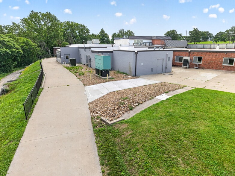 More Photos Of 106 Hospital Dr, Smithville Assisted Living For Sale