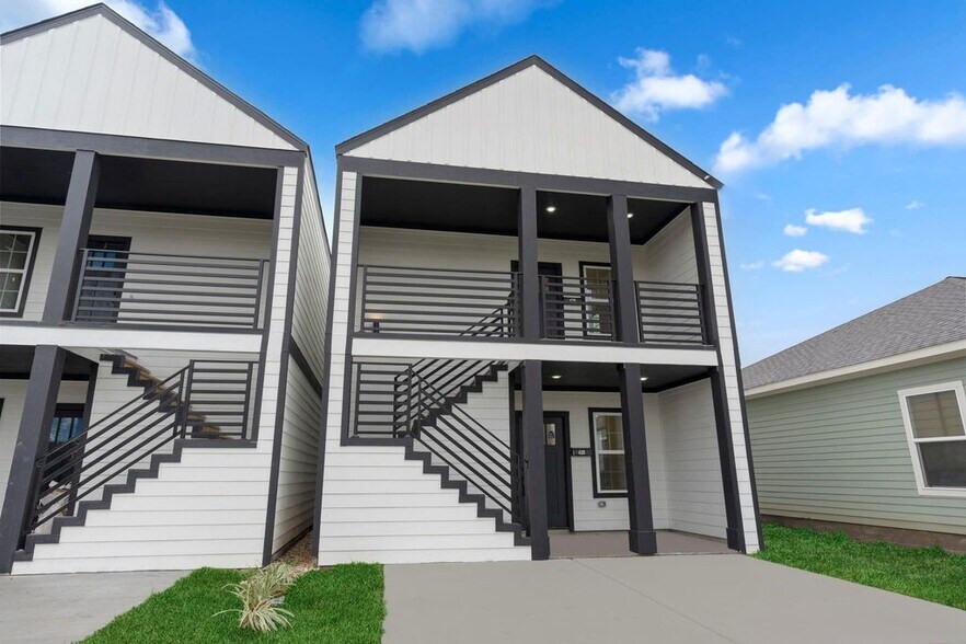 More Photos Of 428 Rhode Island st, Houston Apartments For Sale