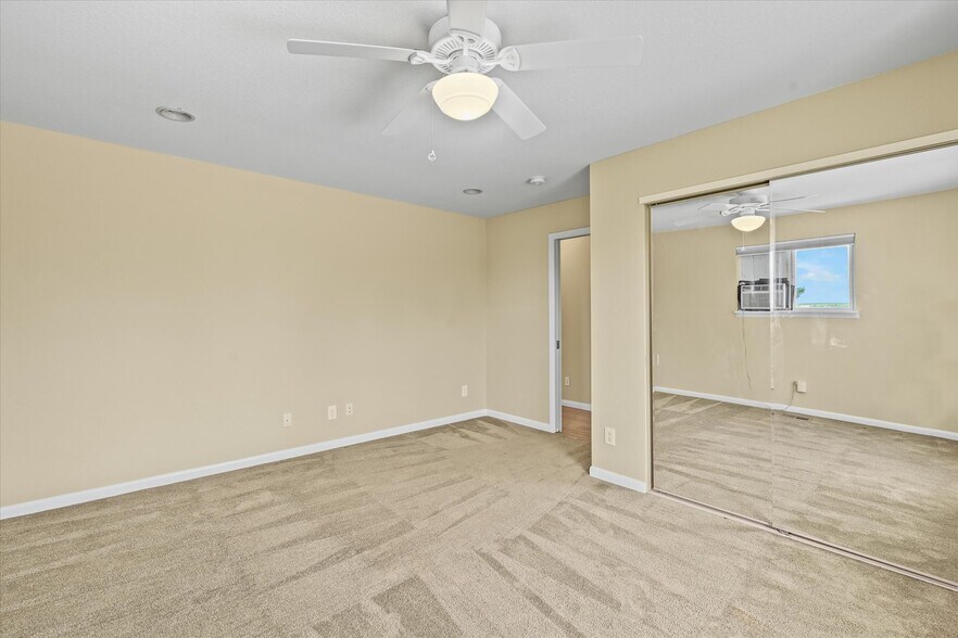 More Photos Of 1335 S Kio St, Watkins Veterinarian Kennel For Sale
