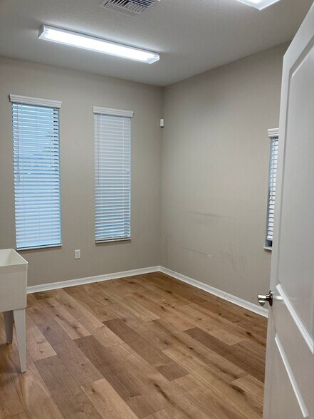 More Photos Of 2917 Pearson James Pl, Lutz Office For Lease