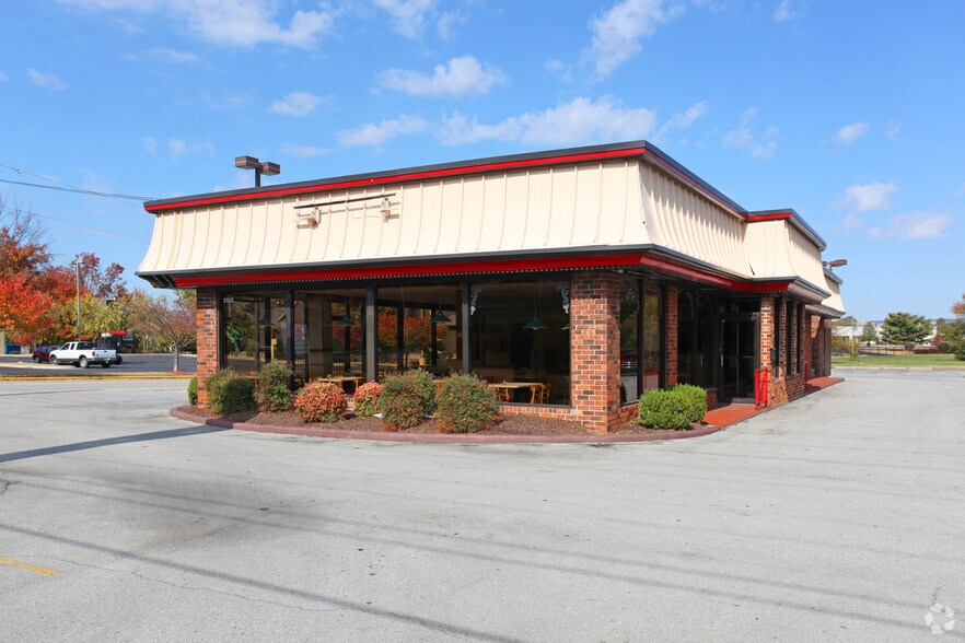 More Photos Of 4016 University Dr NW, Huntsville Fast Food For Lease