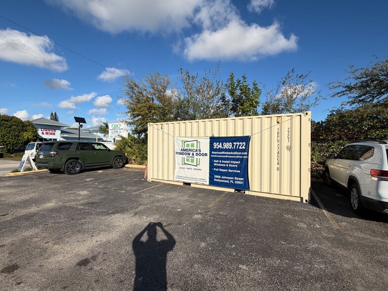 More Photos Of 5908 Johnson St, Hollywood Light Manufacturing For Sale