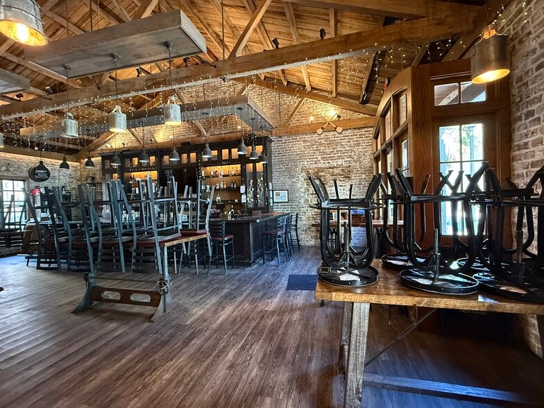 More Photos Of 5 Cumberland St, Charleston Restaurant For Sale