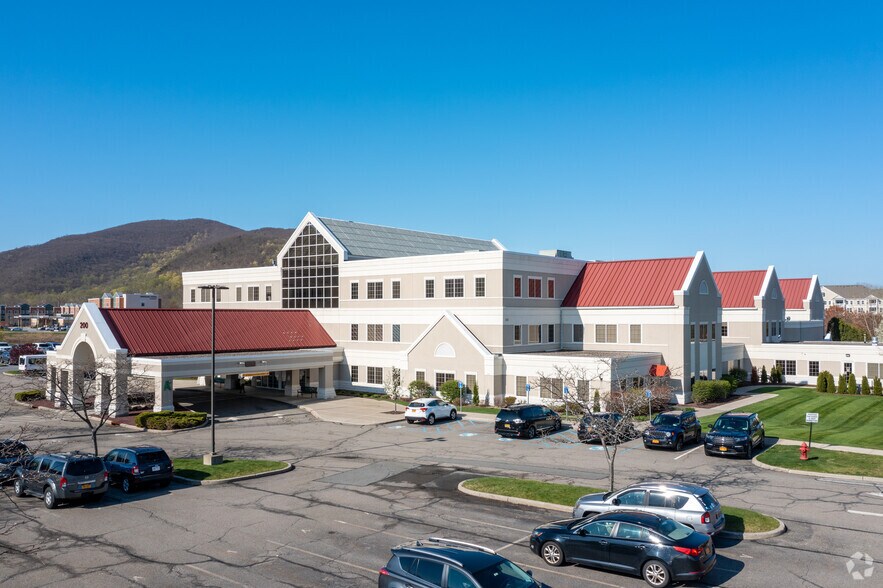 More Photos Of 200 Westage Business Ctr Dr, Fishkill Medical For Lease