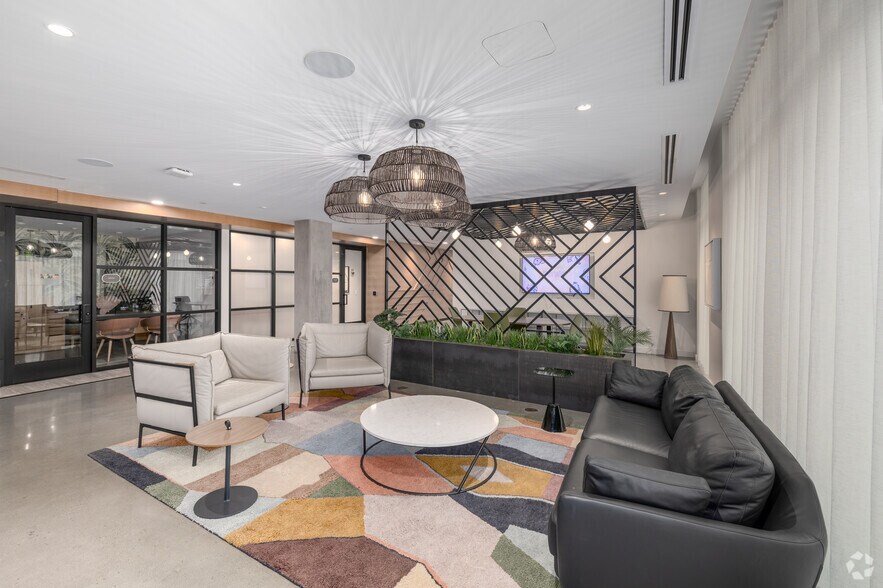 More Photos Of 4520 Alvarado Canyon Rd, San Diego Apartments For Lease