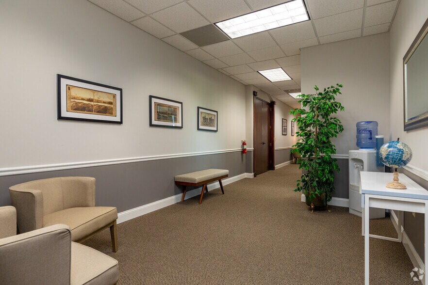 More Photos Of 204 Muirs Chapel Rd, Greensboro Office For Lease