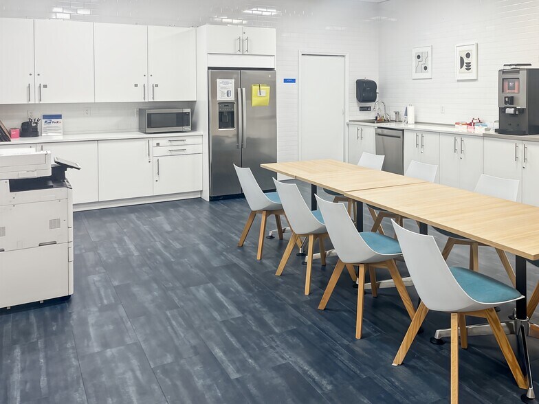 More Photos Of 1701 Park Center Dr, Orlando Coworking Space