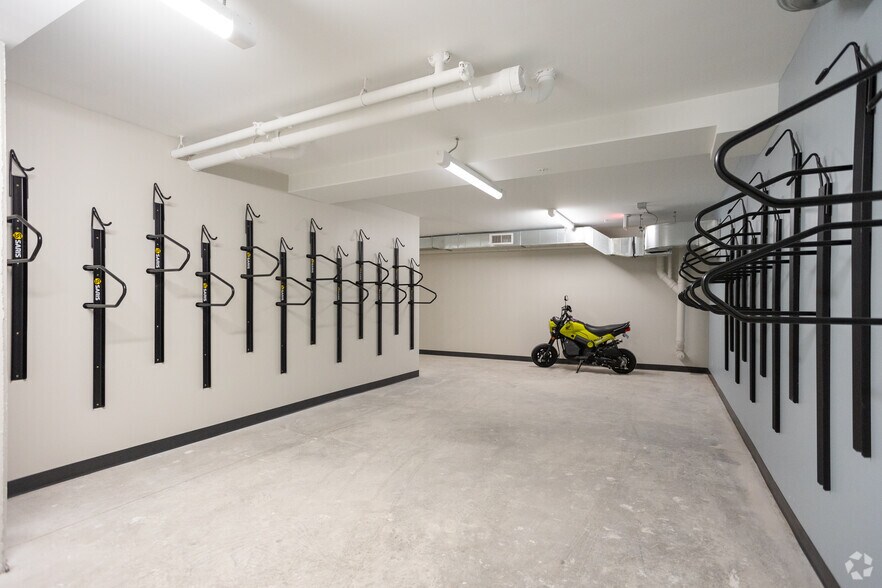 More Photos Of 900 Leonard St NW, Grand Rapids Apartments For Lease