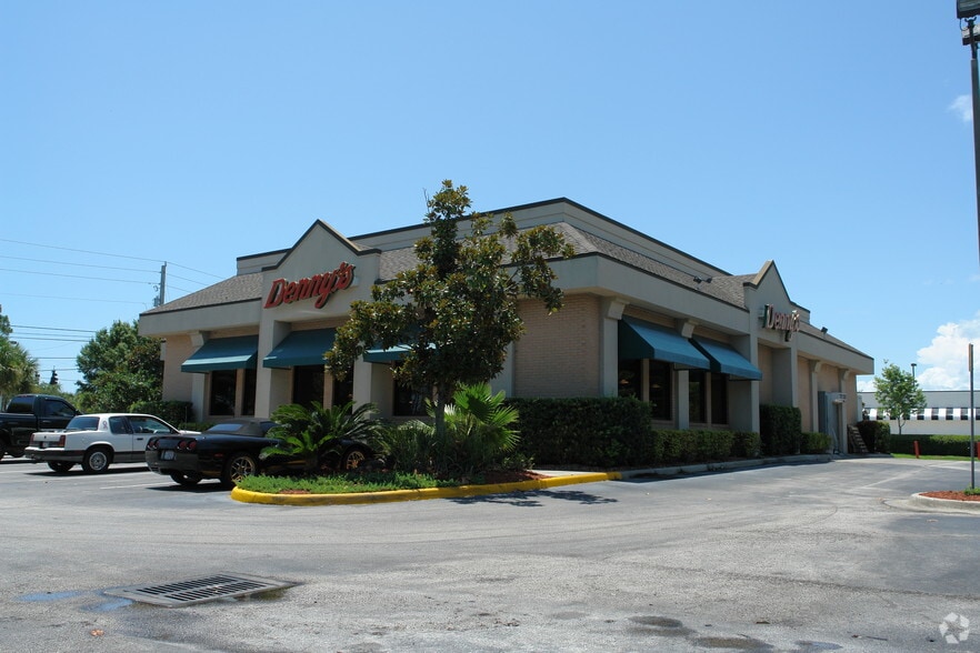 Primary Photo Of 110 Williamson Blvd, Ormond Beach Restaurant For Lease