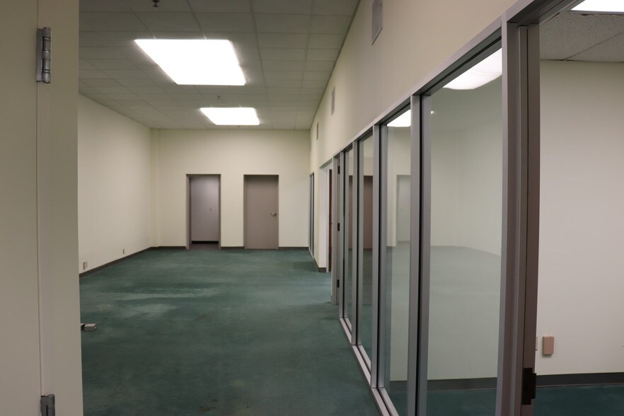 More Photos Of 2520 W Irving Blvd, Irving Office For Lease