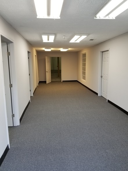 More Photos Of 4528 Stonegate Industrial Blvd, Stone Mountain Distribution For Lease