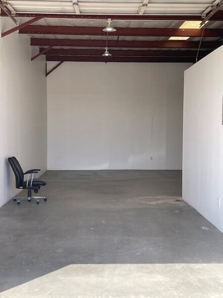 More Photos Of 1308 S Midkiff Rd, Midland Warehouse For Lease