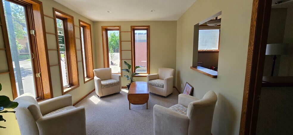 More Photos Of 125 2nd St N, Delano Office For Lease