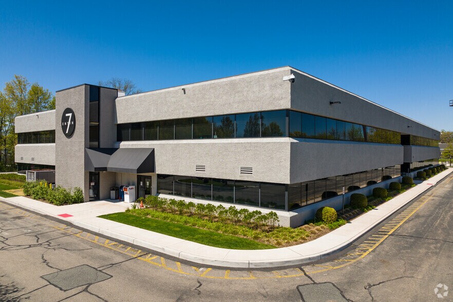 Primary Photo Of 7 Entin Rd, Parsippany Office For Lease