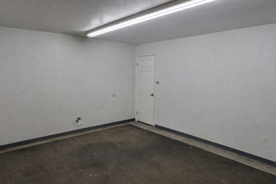 More Photos Of 185 Superior Dr, Evanston Industrial For Lease