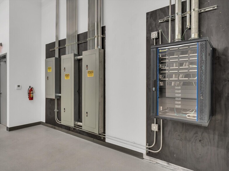 More Photos Of 3301 NW 107th Ave, Miami Research And Development For Lease