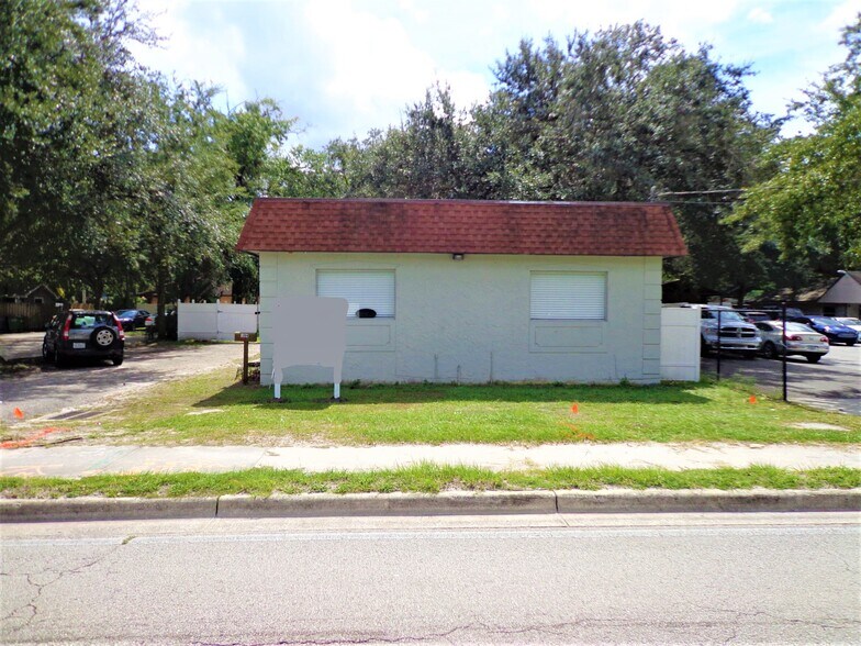 More Photos Of 1904 W Waters Ave, Tampa Freestanding For Sale