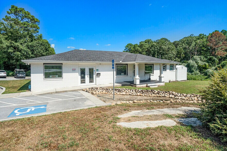 Primary Photo Of 7336 Lee Rd, Lithia Springs Office Residential For Sale