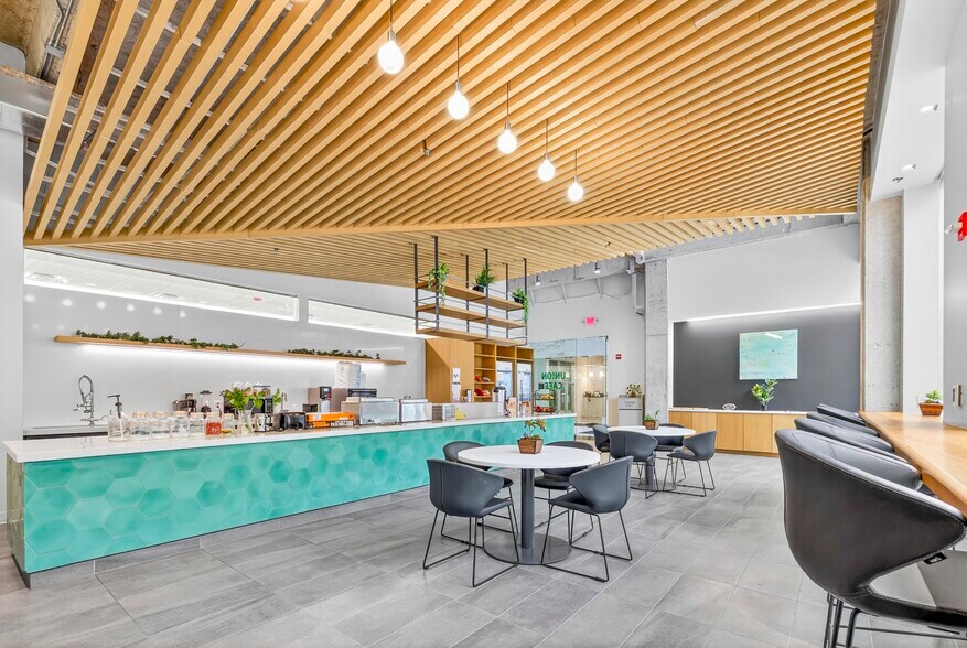 More Photos Of 10101 Reunion Pl, San Antonio Unknown For Lease