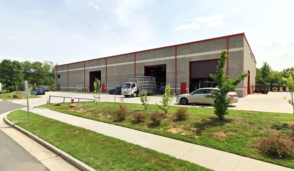 Primary Photo Of 21544 Blackwood Ct, Sterling Warehouse For Sale