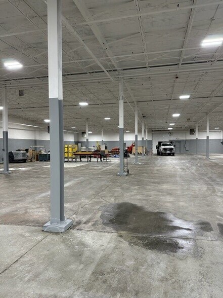 More Photos Of 338 Compass Cir, North Kingstown Warehouse For Lease