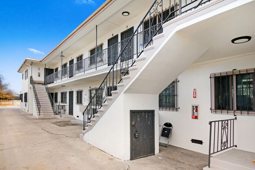 More Photos Of 811 W 97th St, Los Angeles Apartments For Sale
