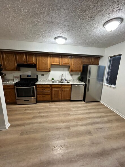 More Photos Of 1500-1508 Lincoln Way, McKeesport Storefront Retail Residential For Sale