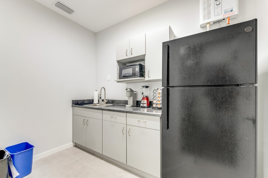 More Photos Of 195 Coquina Ct, Ormond Beach Office For Lease