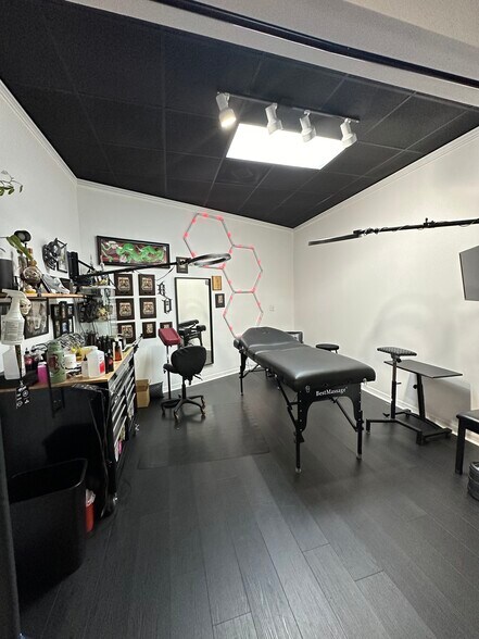 More Photos Of 1827 Silver Star Rd, Orlando Unknown For Lease