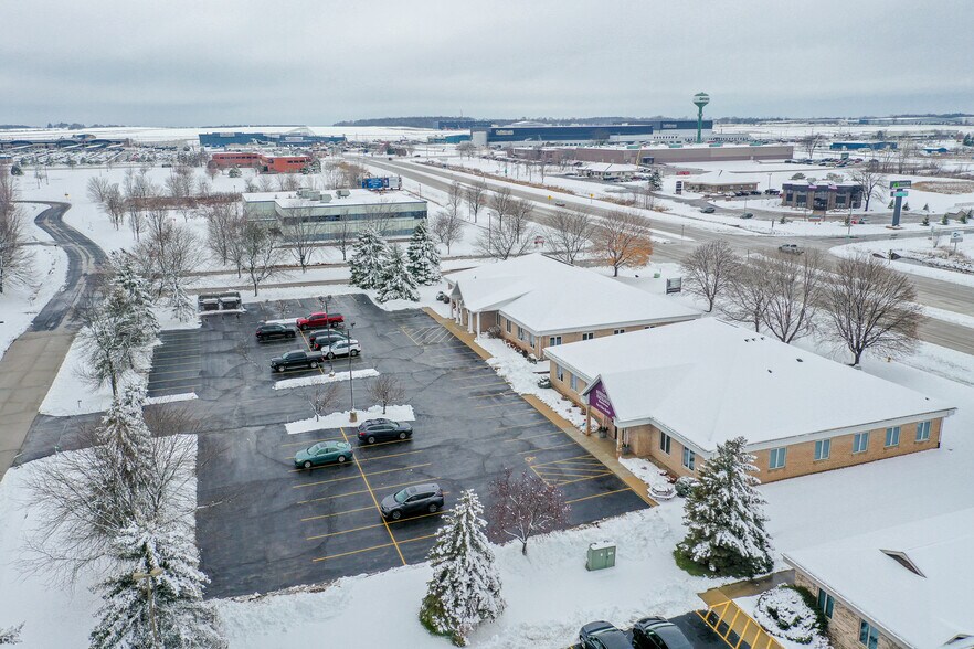 More Photos Of W6180 Aerotech Dr, Appleton Office For Lease