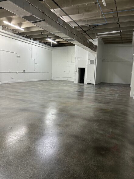 More Photos Of 4095 N 28th Way, Hollywood Warehouse For Lease