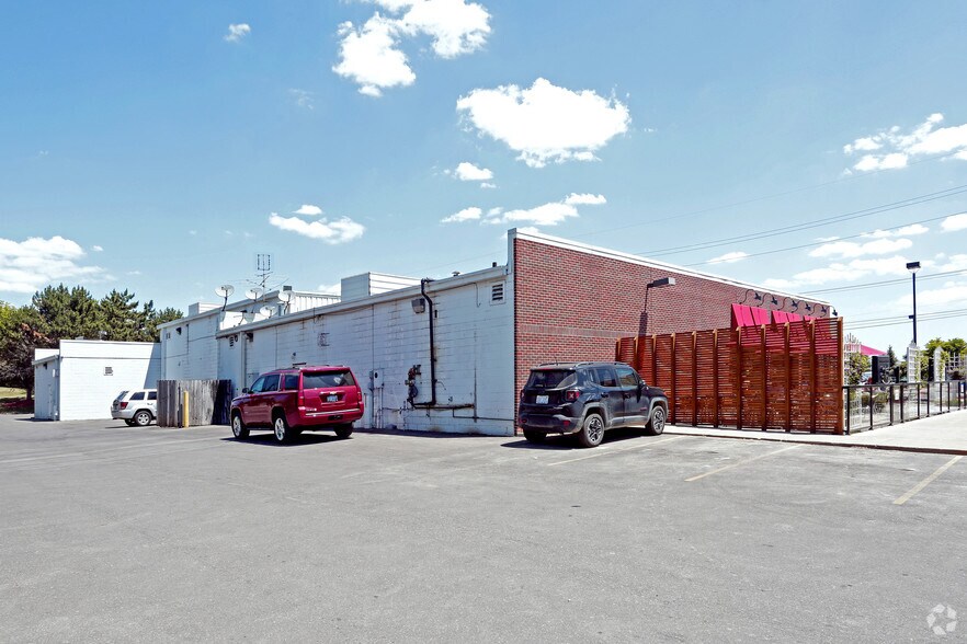 More Photos Of 3230-3350 Rochester Rd, Rochester Hills Unknown For Lease